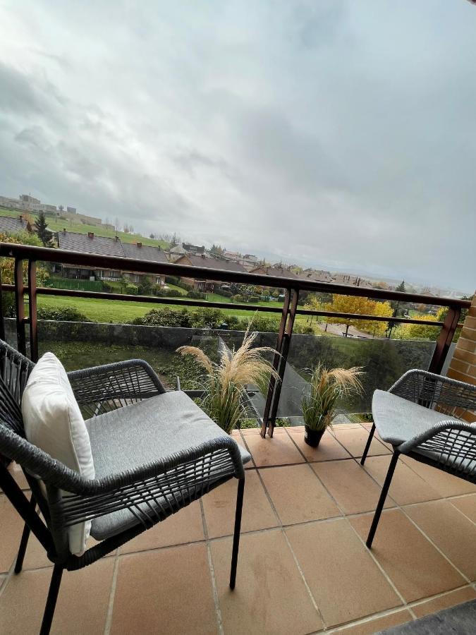 Estilosa Casa Golf Suites Gorraiz Exterior foto